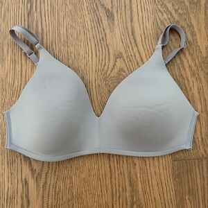 Soma Vanishing 360 WirelessLight Gray T-Shirt Bra 34C Everyday Support